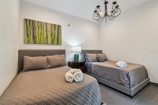 Building Photo - 1377 S Washington Ave