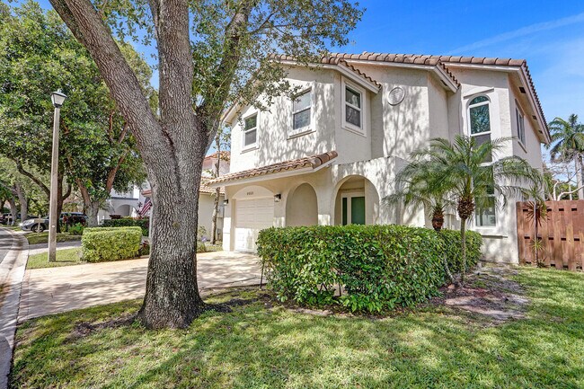 Building Photo - 9821 NW 5th Pl