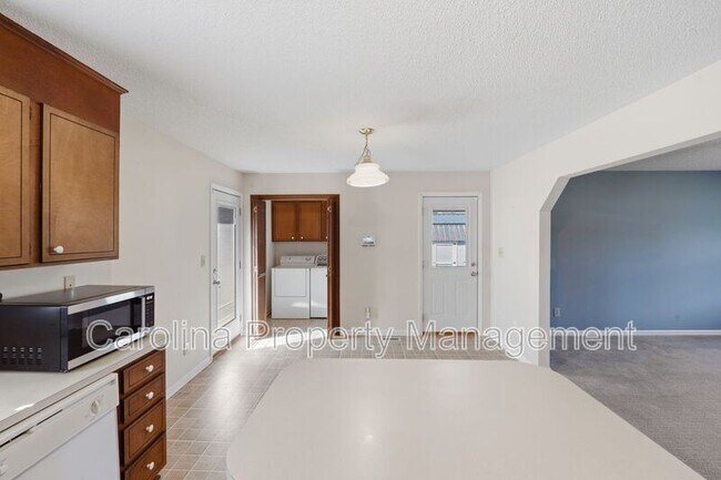 Building Photo - 1607 McFarland Dr