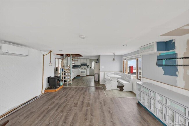 Building Photo - 149 C Riverside Dr
