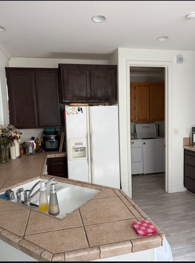 Building Photo - Adorable 3 bedroom 2 bath home