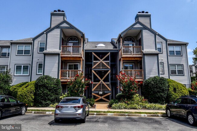 Building Photo - 6905 Victoria Dr