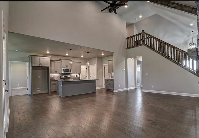 Building Photo - 3701 SW Ryegrass Rd