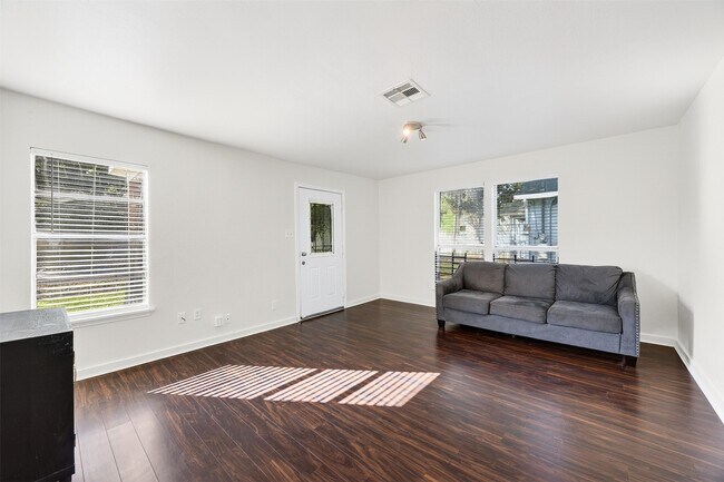 Building Photo - 6603 Conley St