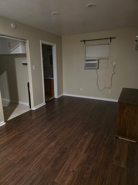 Building Photo - 1348 Agate Ave