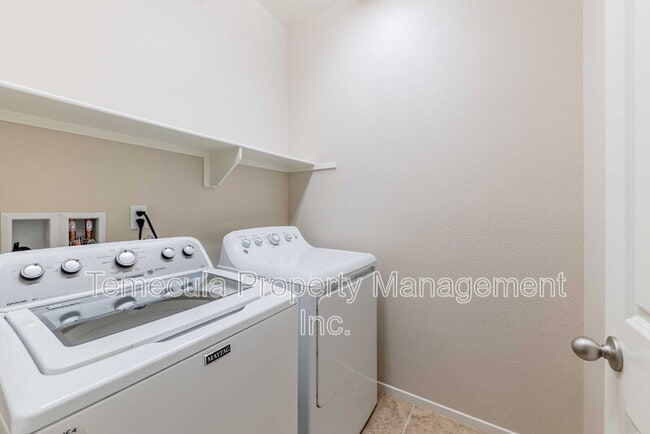 Building Photo - 27355 Avon Ln