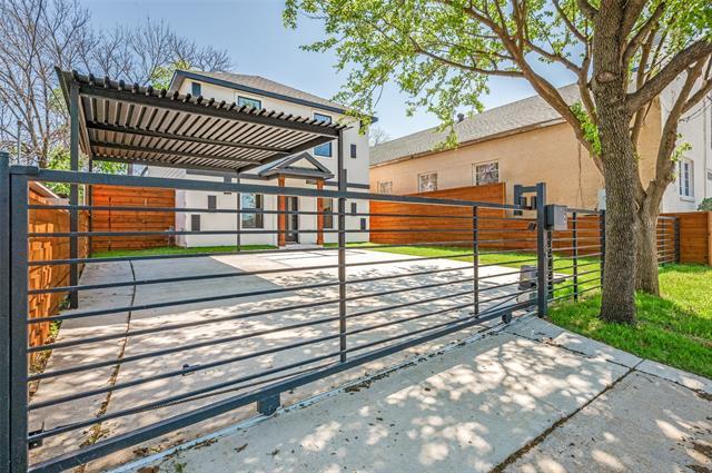 Building Photo - 3324 Navaro St