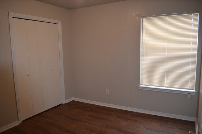 Building Photo - This 3 Bedroom Home with Fireplace is a must see!