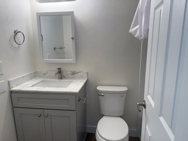 Building Photo - Totally remodeled Townhome