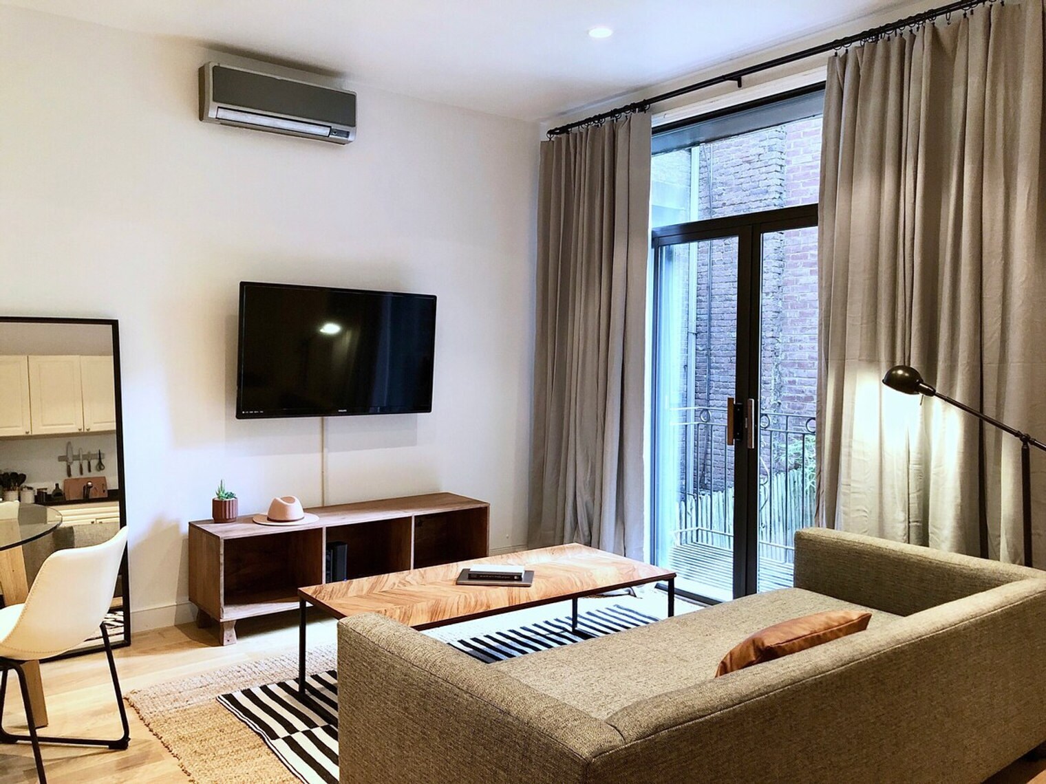 Building Photo - 131 E 35th St