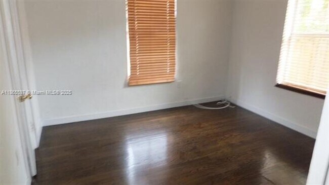 Building Photo - 200-210 NE 110th St unit 200-210 (A11865597)