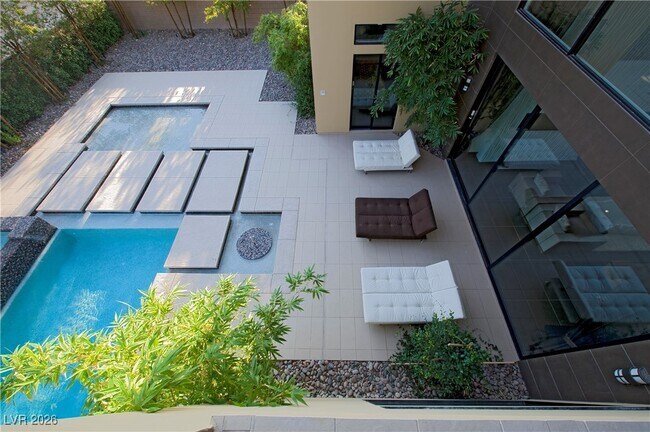 Building Photo - 7418 Yonie Ct