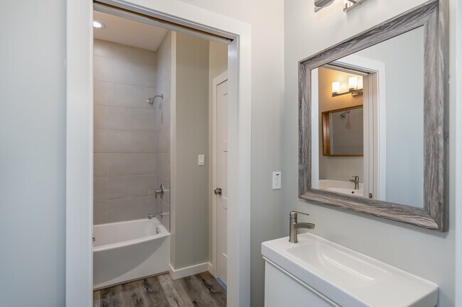 Building Photo - 2752 Lafayette Ave