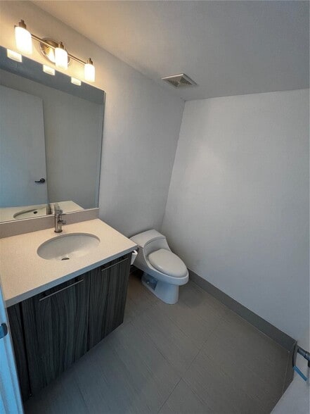 Building Photo - 6700 Indian Creek Dr