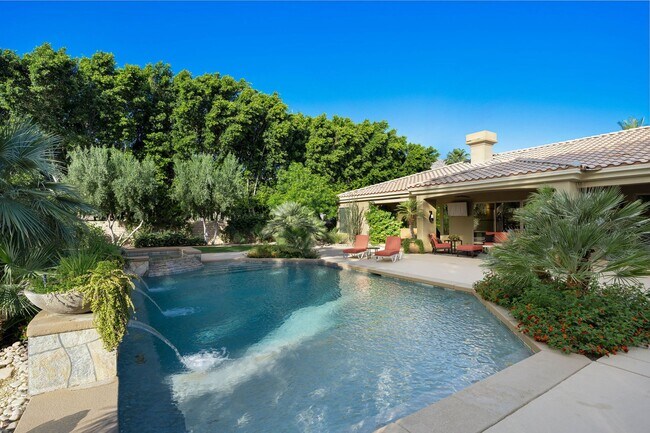 Building Photo - Villa Marbella Getaway w/ Pool & Spa