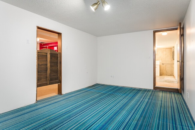 Building Photo - 3387 SE 10th Ave