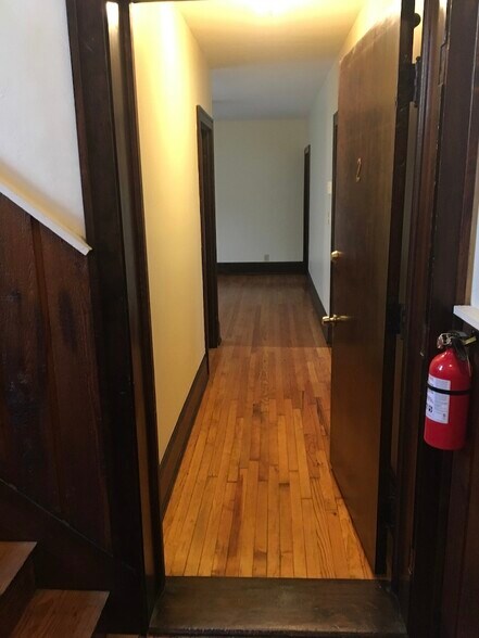 Building Photo - 1745 W 31st Pl