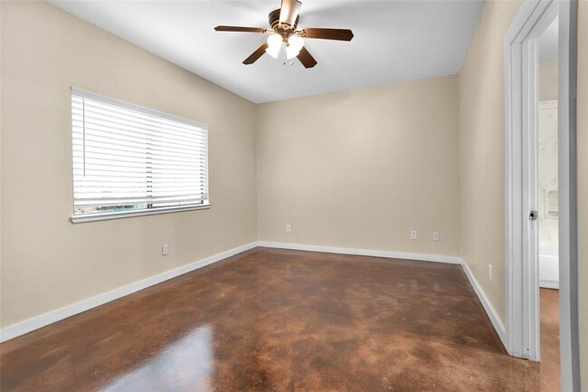 Building Photo - 3129 Molly Dr