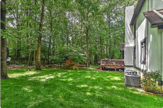 Building Photo - 801 Brightwood Ln