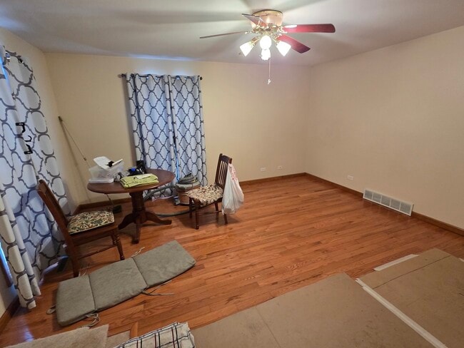 Building Photo - 1906 Beach Rd