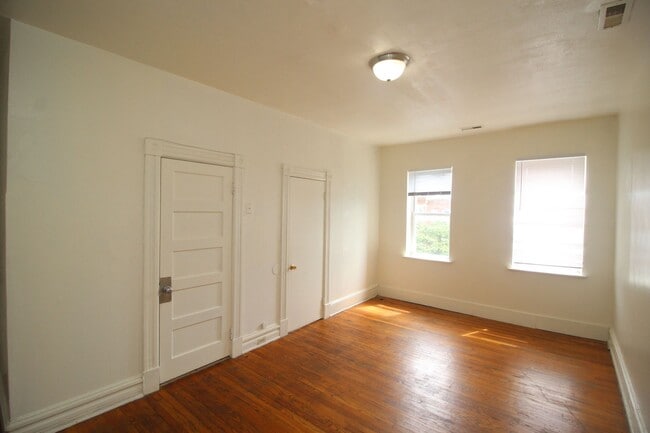 Building Photo - 2630 N Charles St