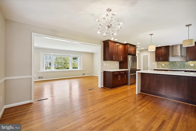 Building Photo - 6139 Tompkins Dr