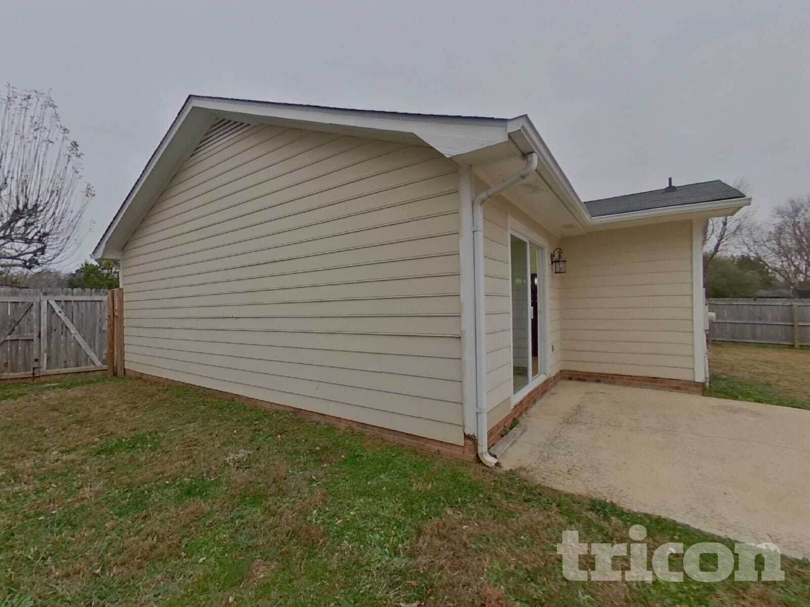 Building Photo - 2500 Justin Ct