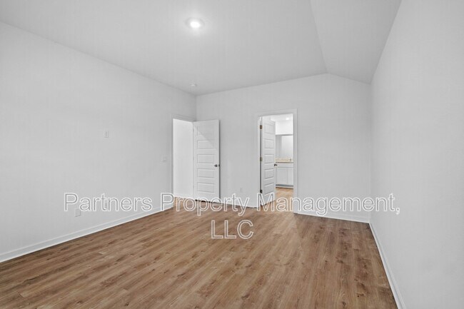 Building Photo - 941 Rentley St