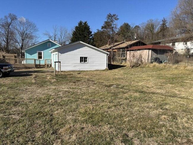 Building Photo - 17 Killian Rd