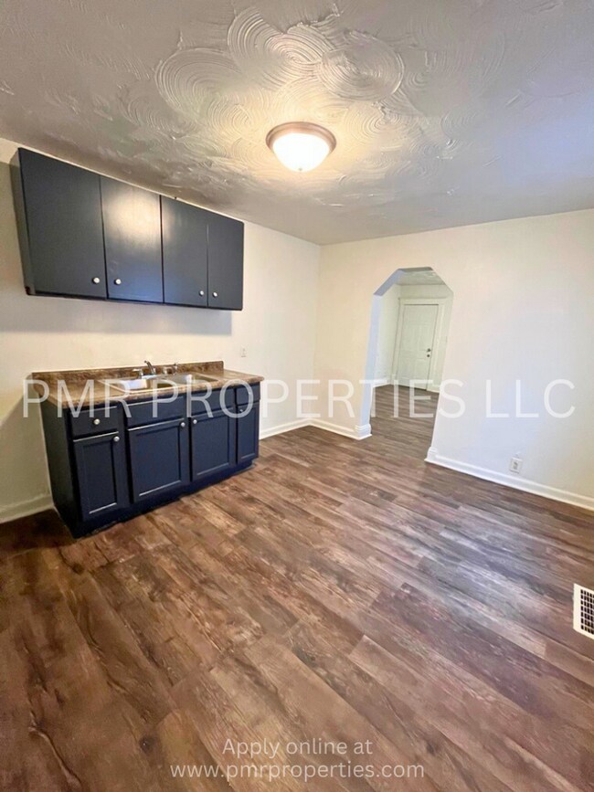 Building Photo - 3026 Pratt Street