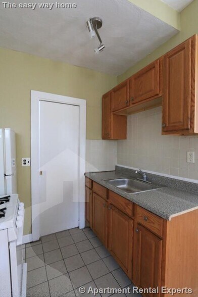 Building Photo - 58 Vinal Ave