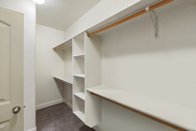 Building Photo - 5344 W Los Flores St