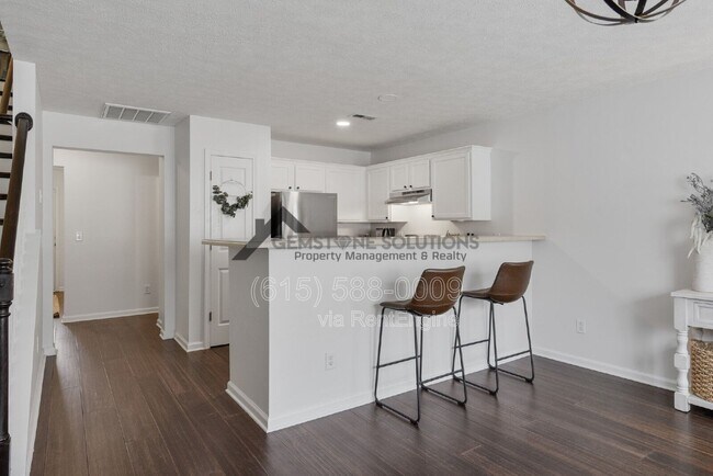 Building Photo - 7111 Lenox Village Dr