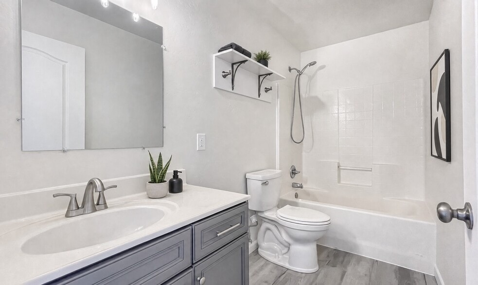Bathroom - 701 Campbell St