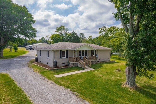 Building Photo - 864 Greenwood Rd