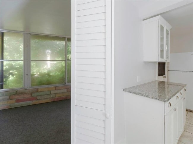 Building Photo - 2808 Clinton St S