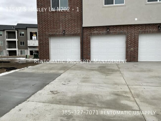 Building Photo - 13547 S Hanley Ln