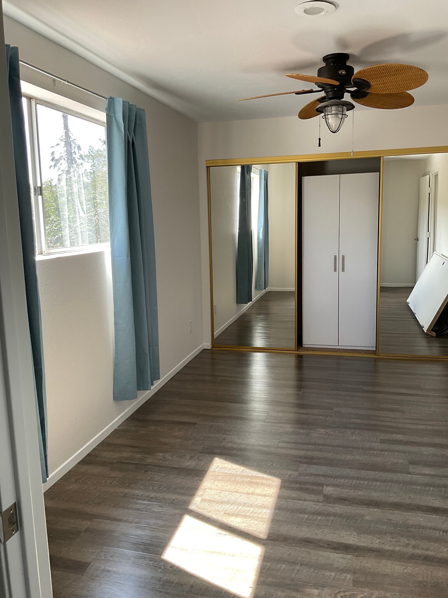 Master bedroom - 22947 San Vicente Rd