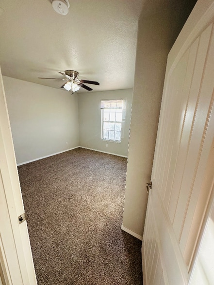 Building Photo - 811 S Wyoming Ave