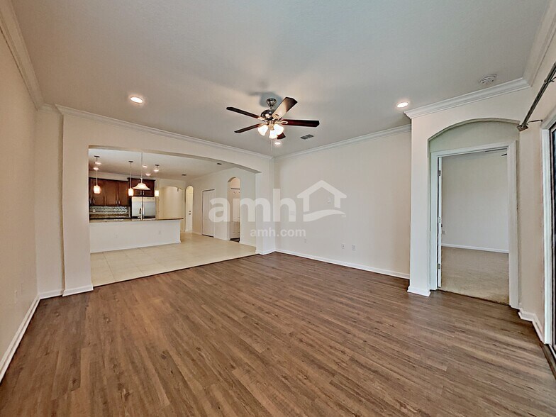 Building Photo - 16176 Magnolia Grove Way