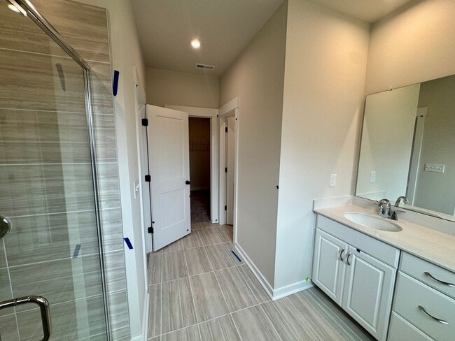 Building Photo - NEW CONSTRUCTION;3BR/2BA Townhome in Griffith Lakes