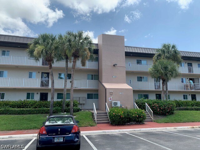 Building Photo - 1004 Manatee Rd