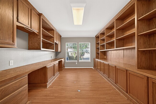 Building Photo - 16715 Red Falls Cir