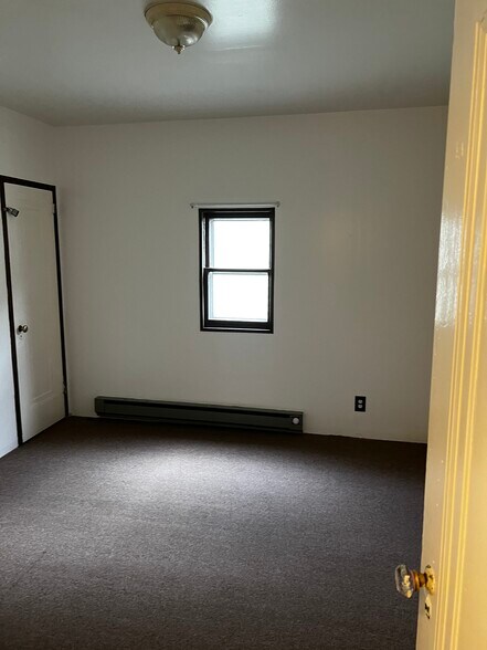 Second bedroom - 126 Center St