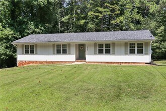 Building Photo - Beautifully Renovated 3-Bedroom, 2-Bath Ranch Home on Full Basement!