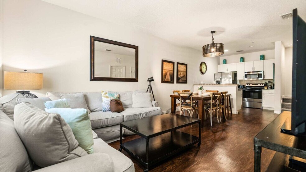 Building Photo - 5354 Diplomat Ct