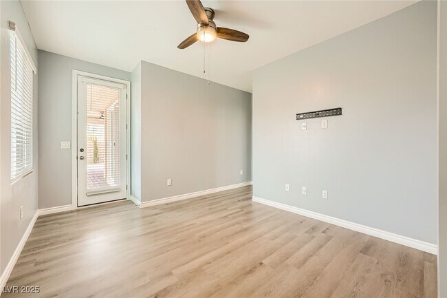 Building Photo - 5990 Viscaya Grv St