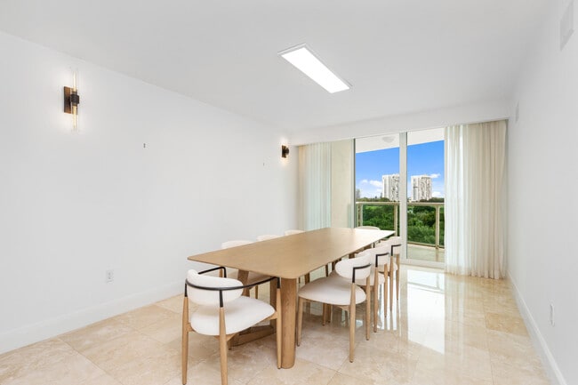 Building Photo - 20201 E Country Club Dr