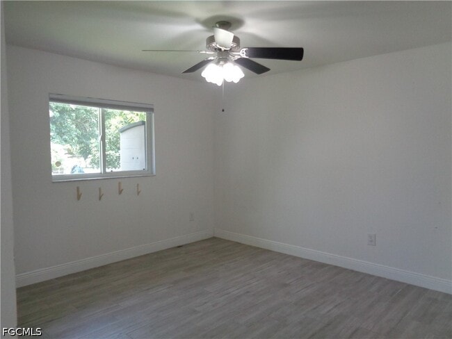 Building Photo - 1320 SE 25th Ln