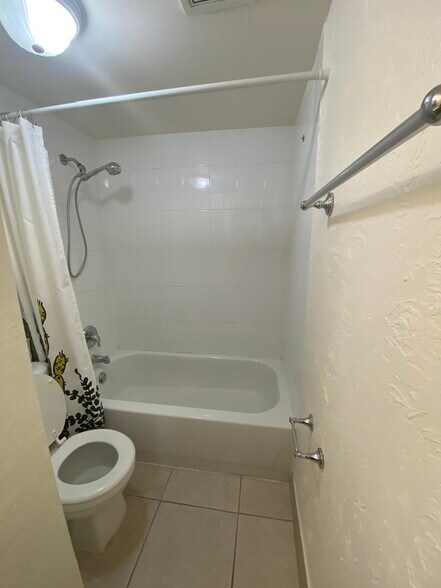 Building Photo - 9403 SW 76th St